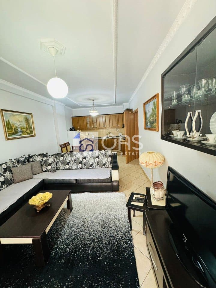 Jepet me qera apartament 2+1 ne Astir (Tek Artisti)