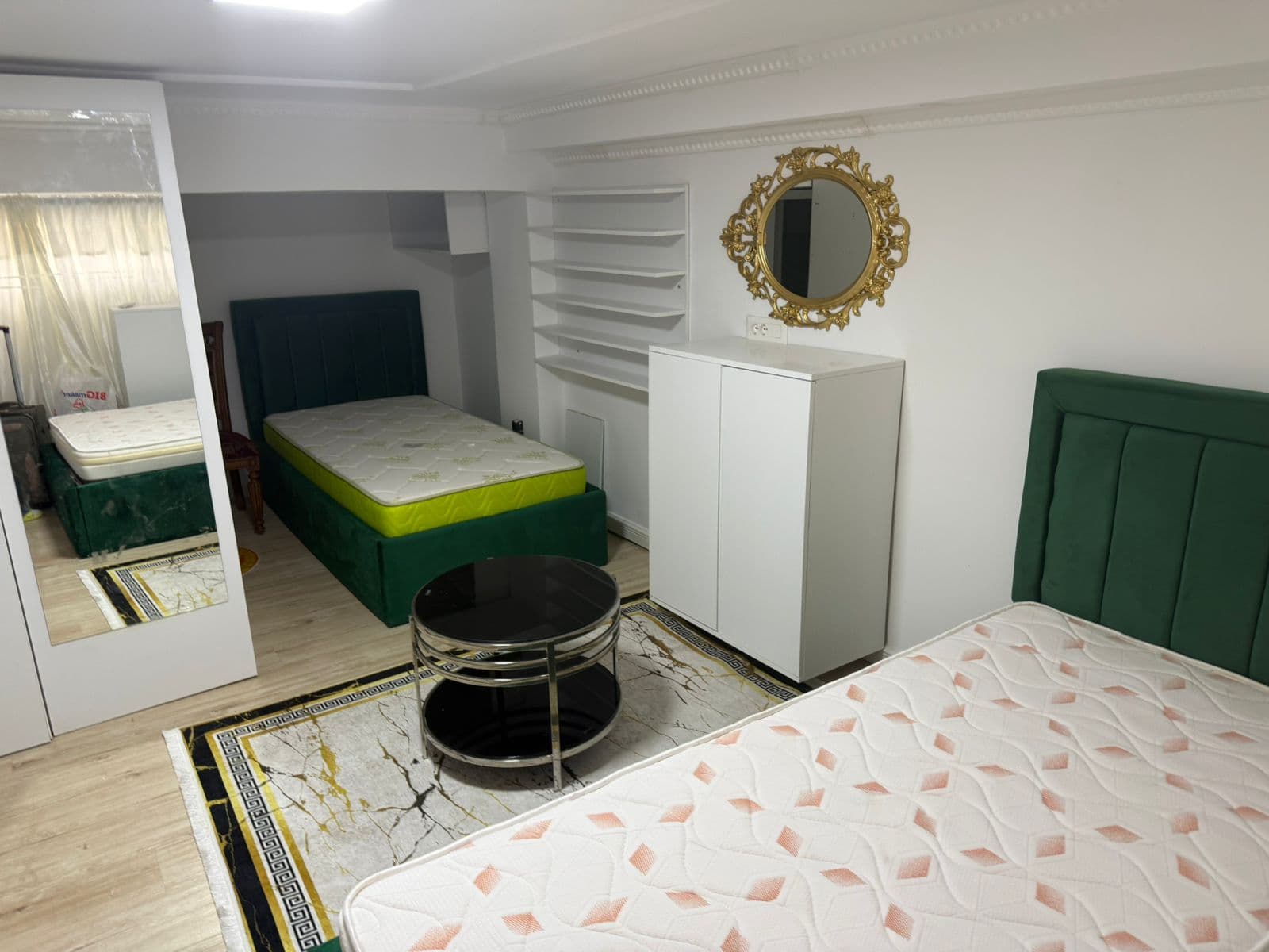 Jepet me qera apartament 1+1 duplex ne Bllok. 530 euro 3