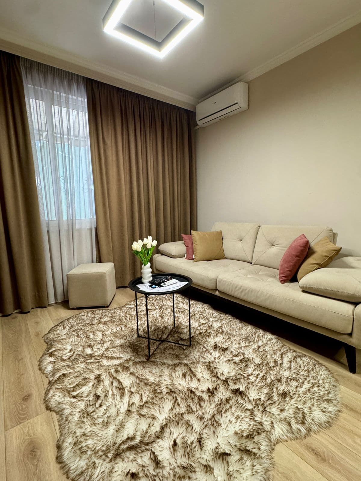 Jepet me qera Apartament 1+1 Ne Bllok 4