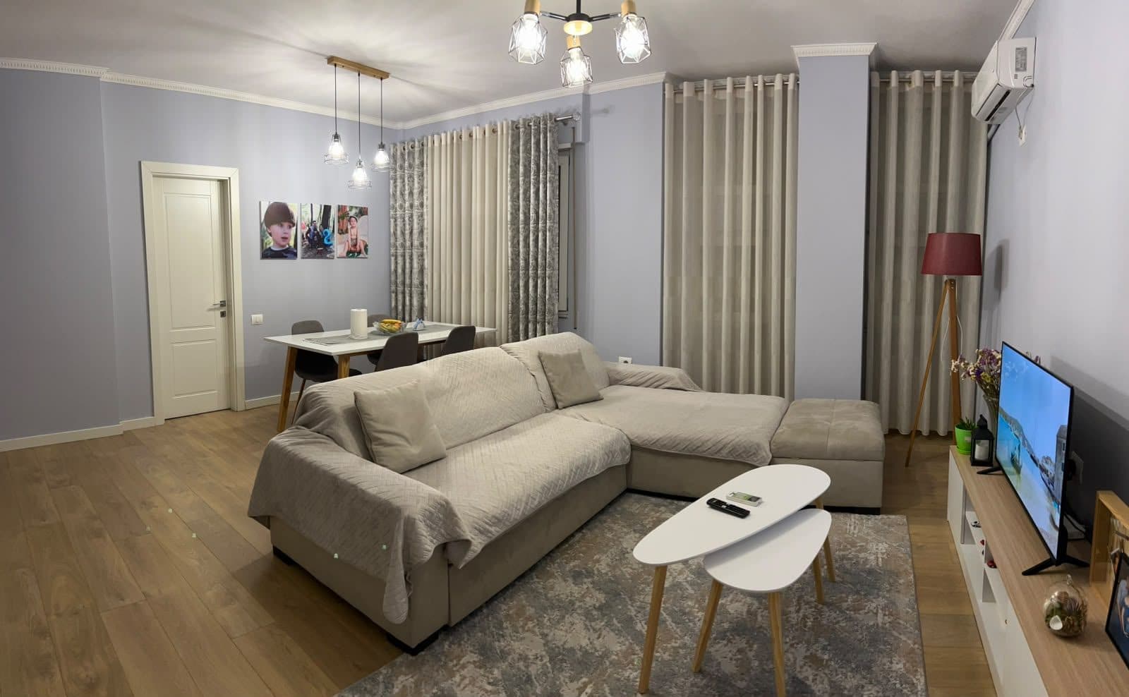 Jepet me qera apartament 2+1 te Komuna e Parisit