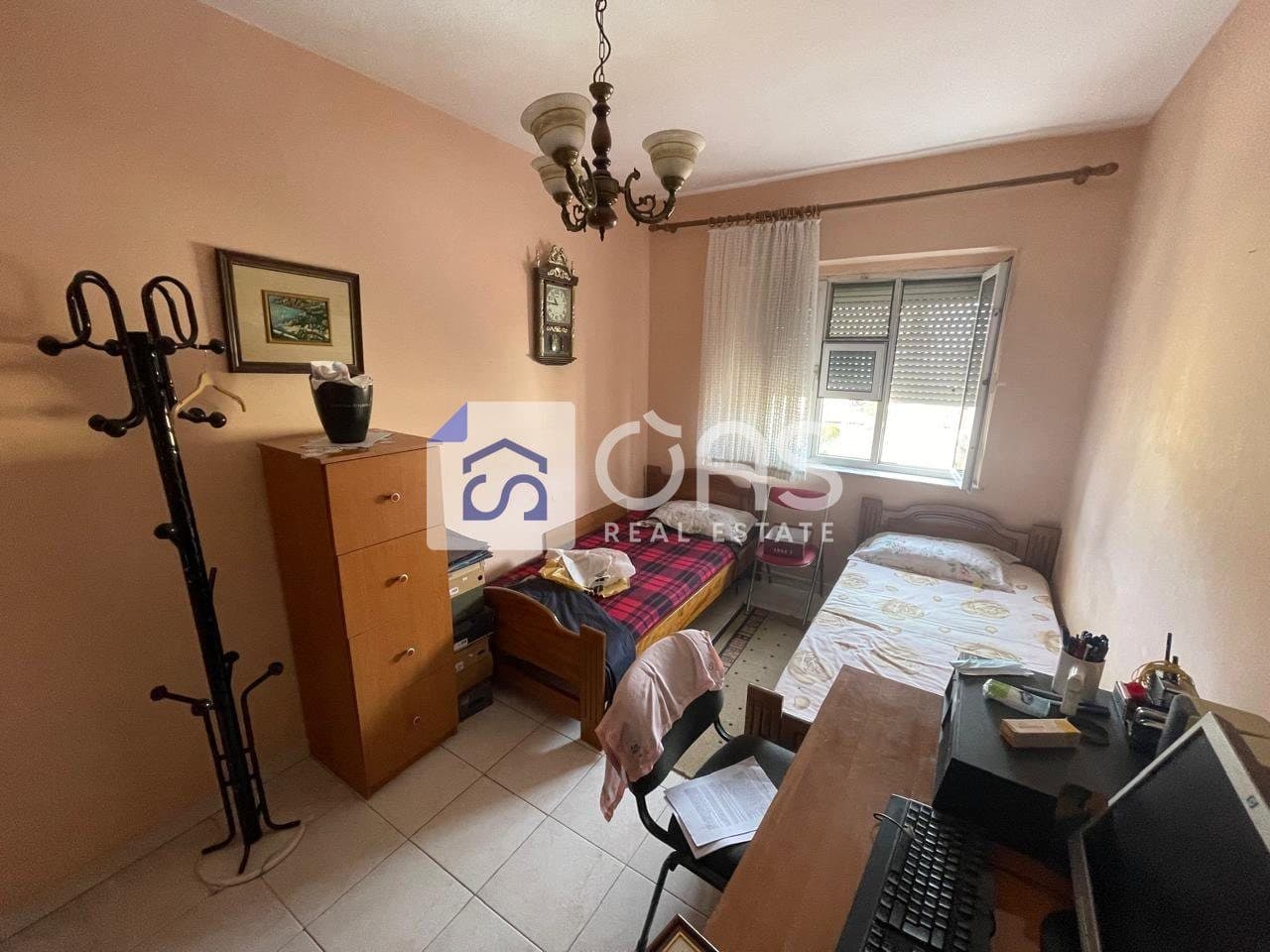 Jepet me qera apartament 3+1 ne Qender (Rruga Fortuzi) 4