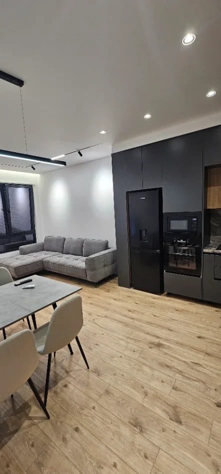 Jepet me qera Apartamenti 2+1+2 5 Maj 2
