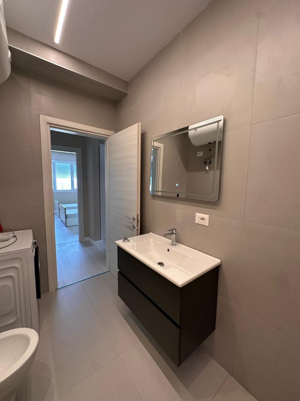 Jepet me qera apartament 2+1 ne Astir te River Residence 3
