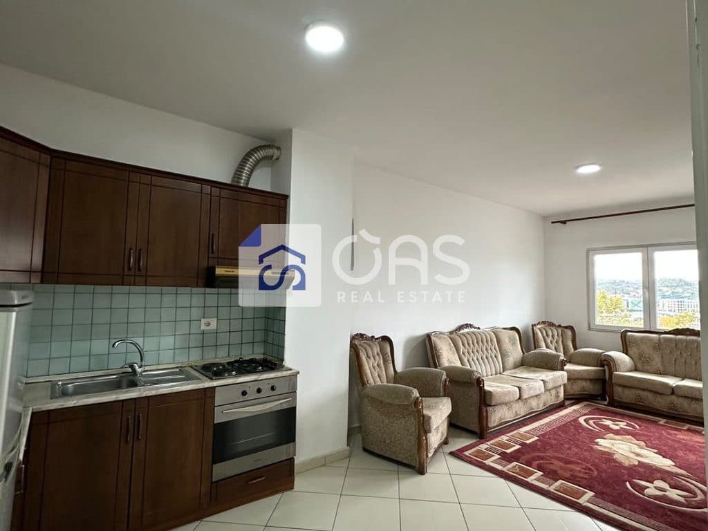 Shitet apartament 1+1 Pran terminalit te Autobuzave ( Perball Casa Italia) 3
