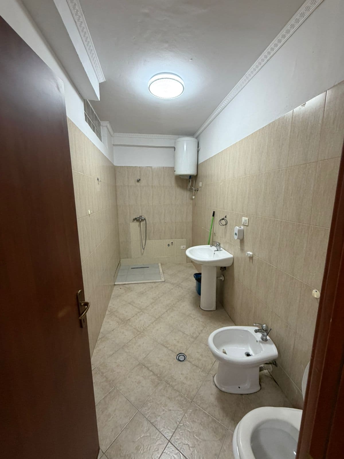Shitet apartament 2+1 ne Fresk