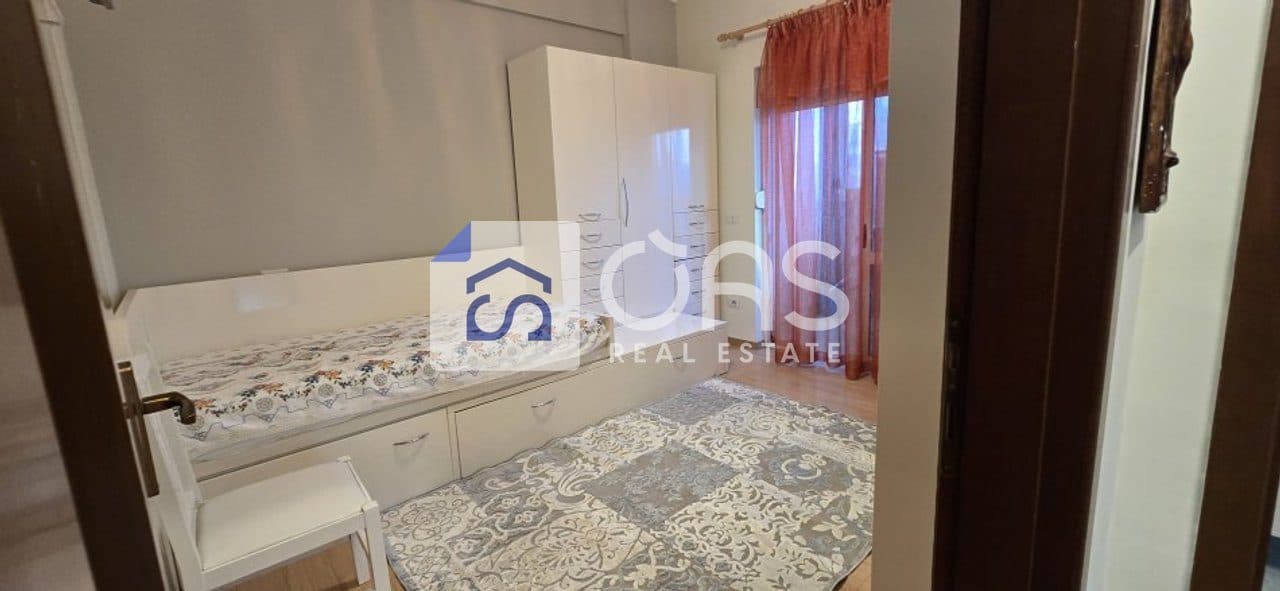 Jepet apartament me qera 2+1+2 tek Sheshi Avni Rustemi te Pazari i Ri. 2