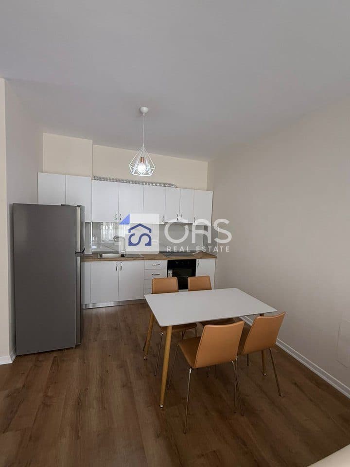 Jepet me qira apartamenti 1+1 rruga 5 Maj 2