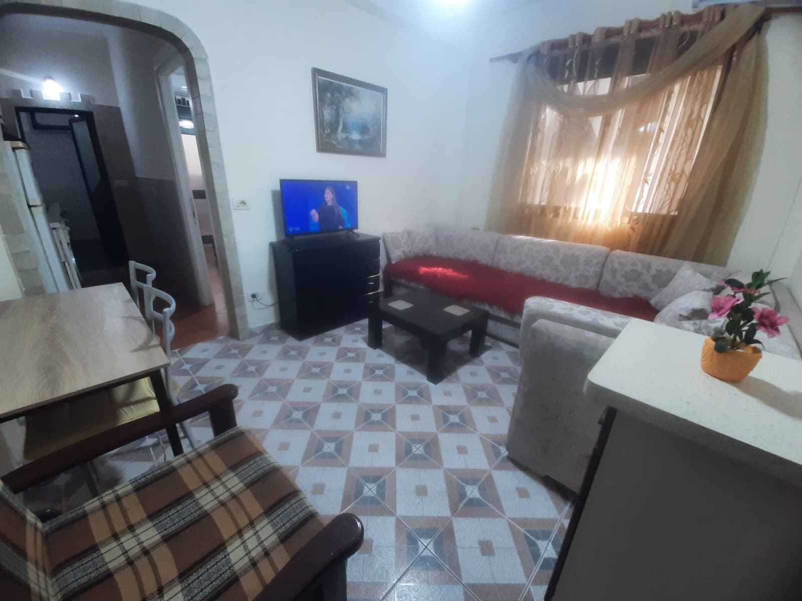 Jepet me qera apartament 1+1 tek Bulevardi i Ri