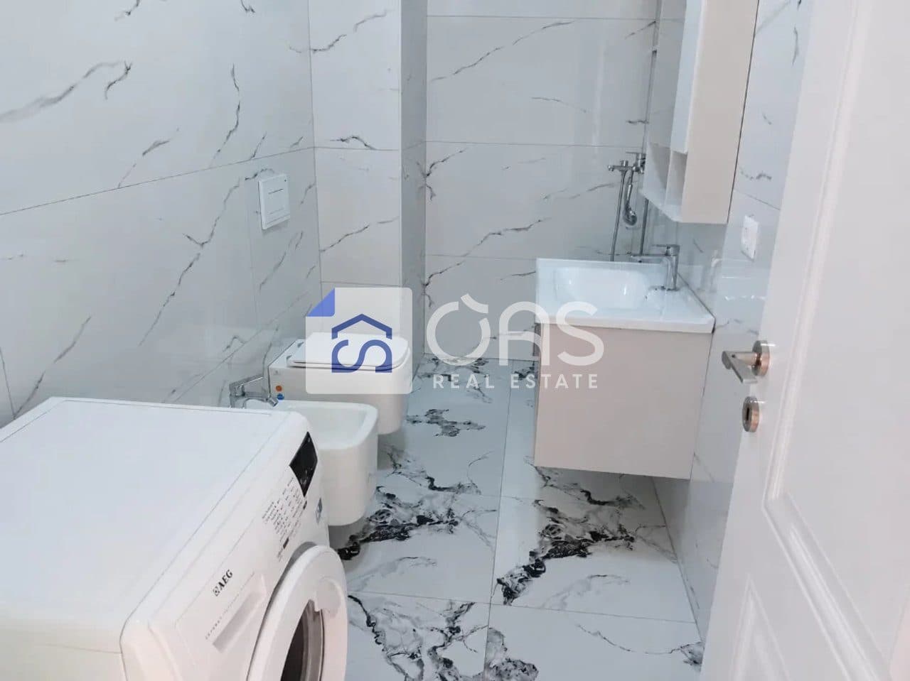 Jepet apartament me qera 2+1 Ne Kamez 4