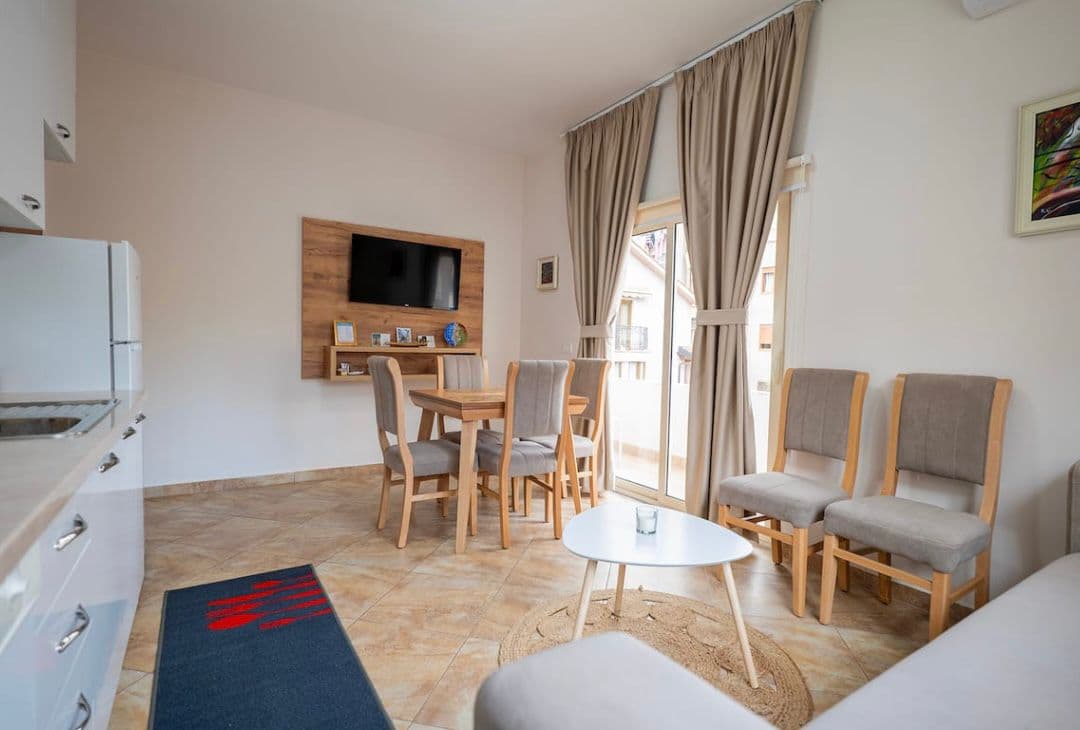 Jepet me qera apartament 2+1 tek Kodra Diellit 4