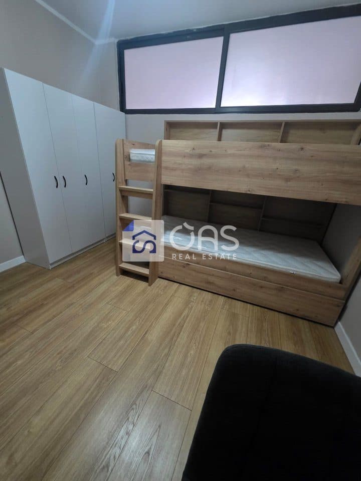 Jepet me qera apartamenti 2+1 5 maj 3