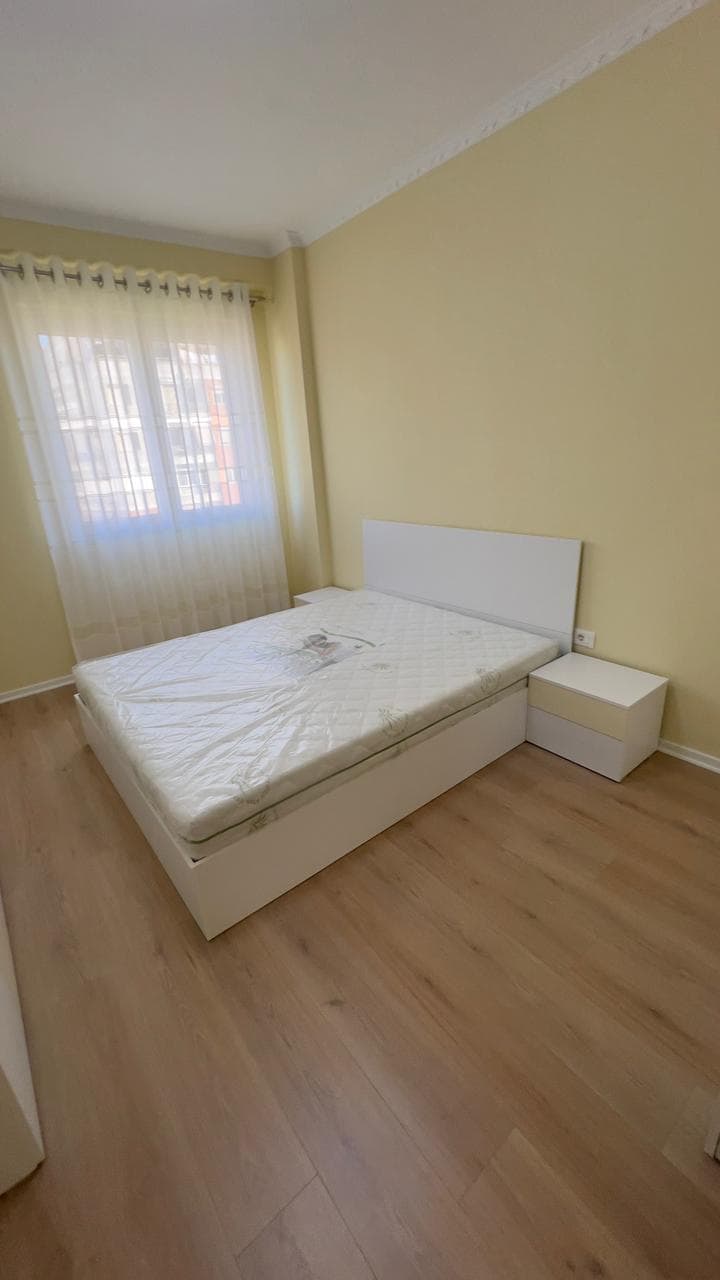 Jepet me qera apartament 2+1 ne Yzberisht te Grand Gallery 550 euro/muaj 3