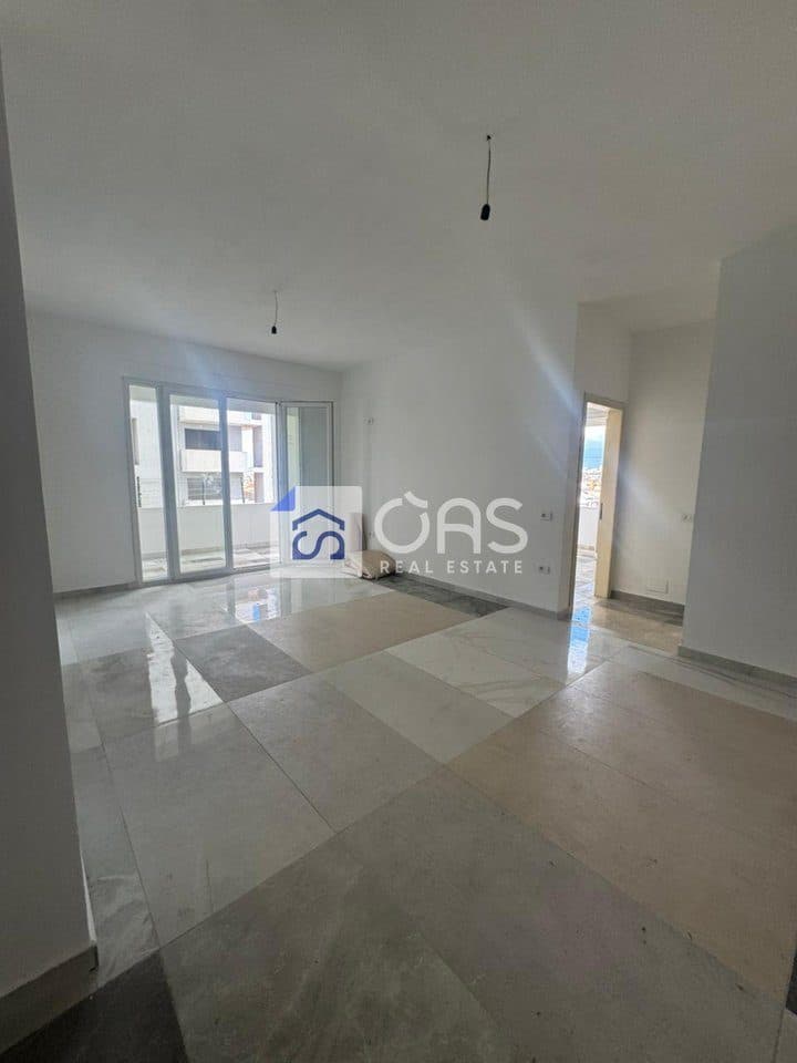 Shitet apartament 2+1+2 ne Pallatet e Verdha 2