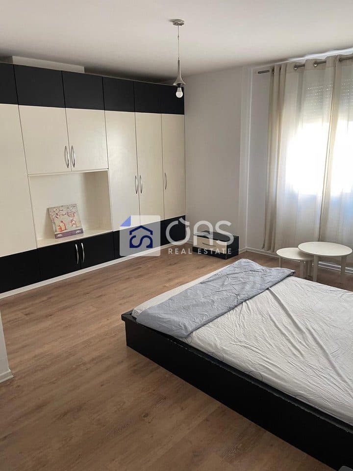 Jepet apartament me qera 2+1 tek Misto Mame 3