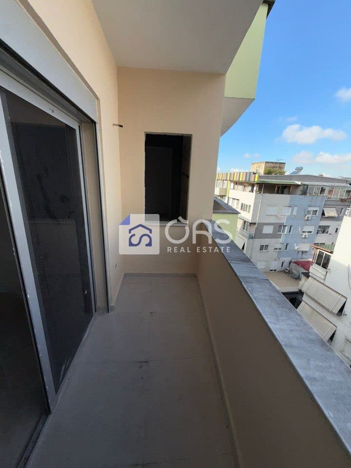 Shitet apartament 2+1+2 ne Fresk 4