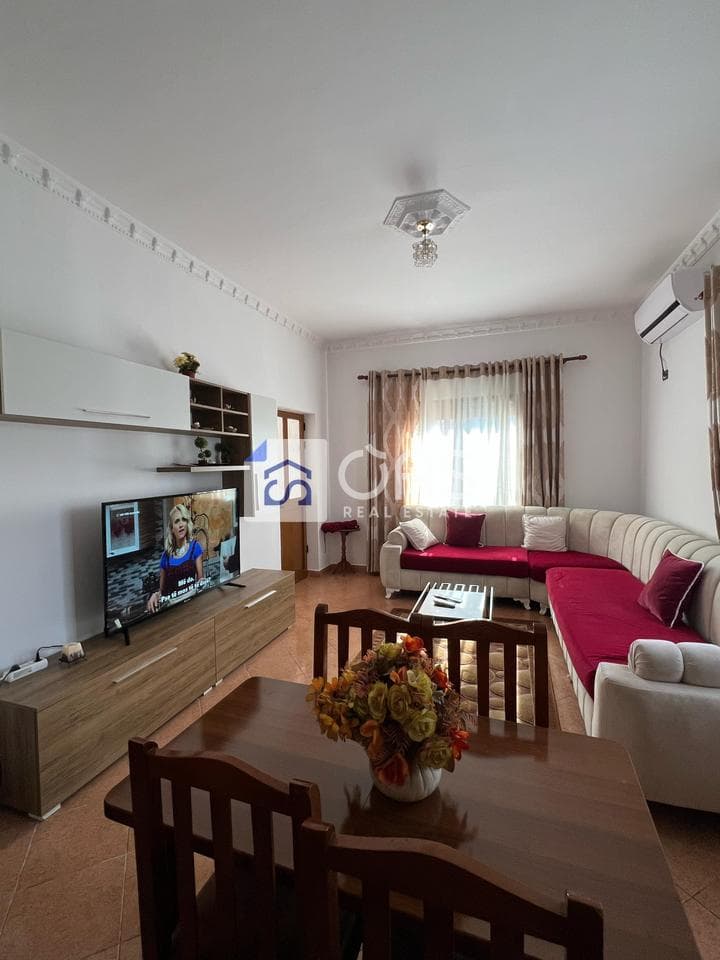 Jepet apartament me qera 2+1+ Post parkimi 5 Maj