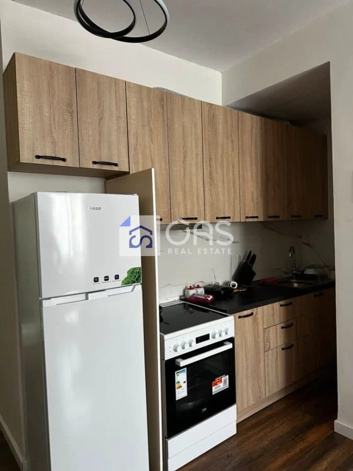 Jepet apartament me qera 1+1 Ne Brryl 2
