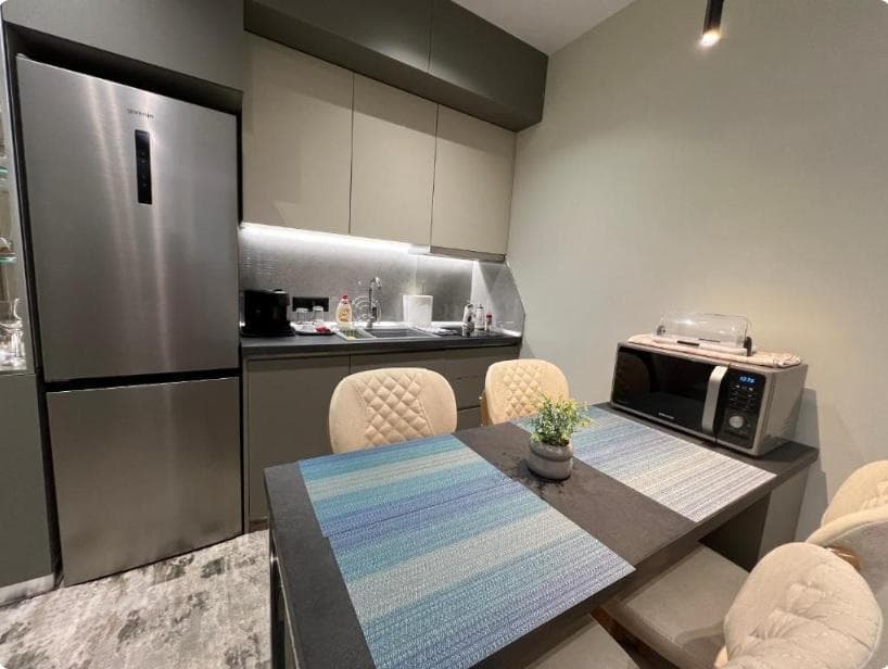 Apartament 1+1 Me Qira në Qendër të Tiranës - 970€ | 98 m² 4
