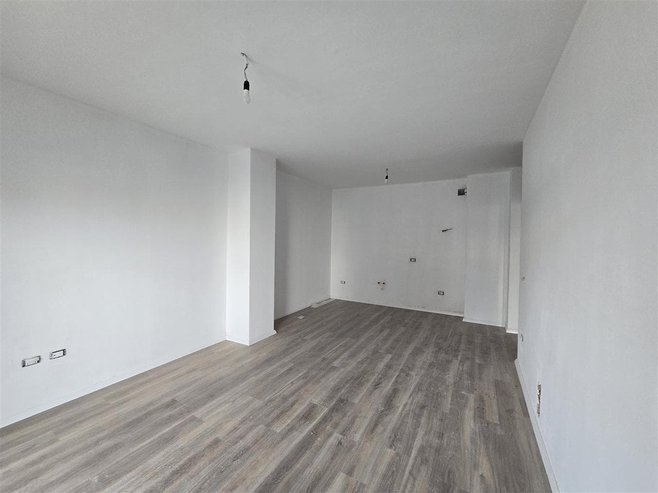 Shitet apartament 1+1 tek Kompleksi Aura (Rruga Dritan Hoxha) 4
