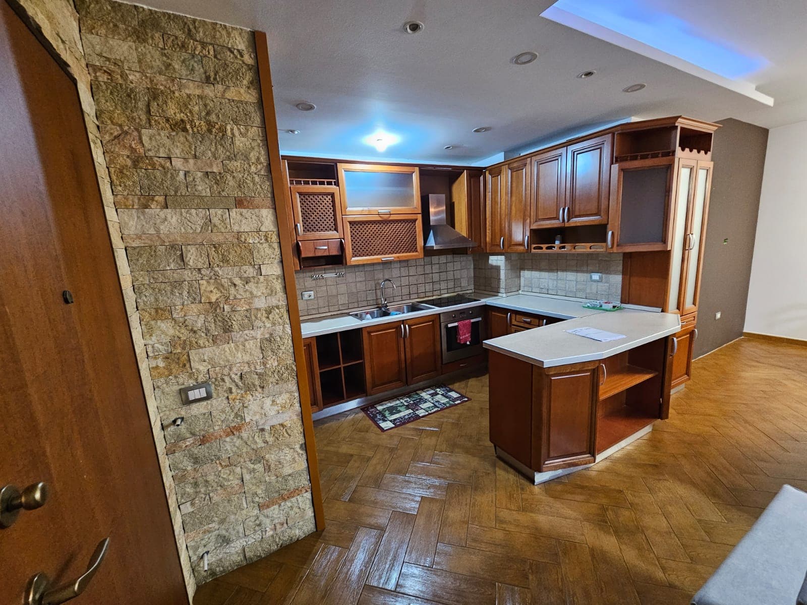 Apartament 3+1 Me Qira tek Rruga Dritan Hoxha, Tirane - 700€ | 126 m² 4