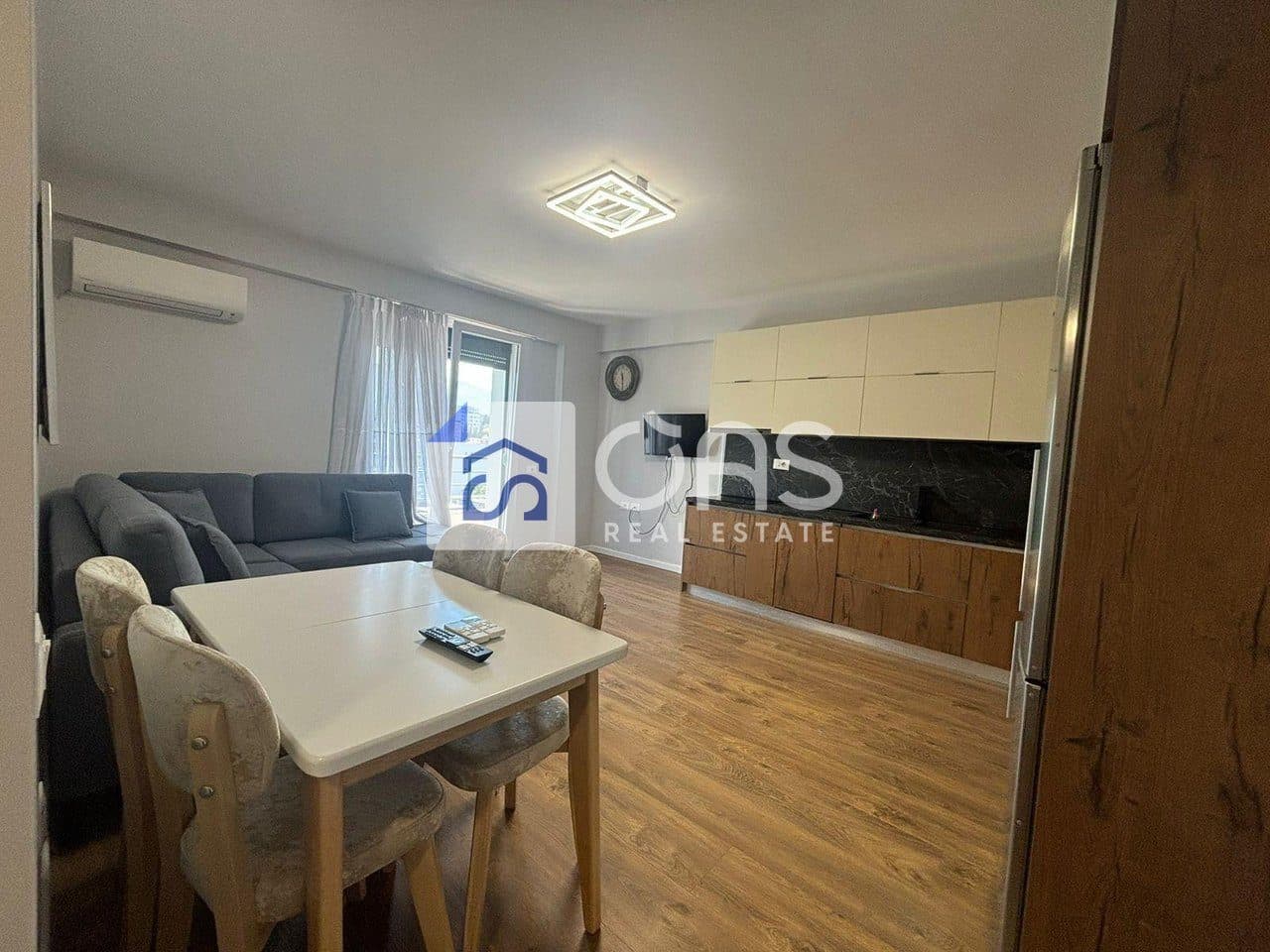Jepet me qera apartament 1+1 ne 5 Maj 4
