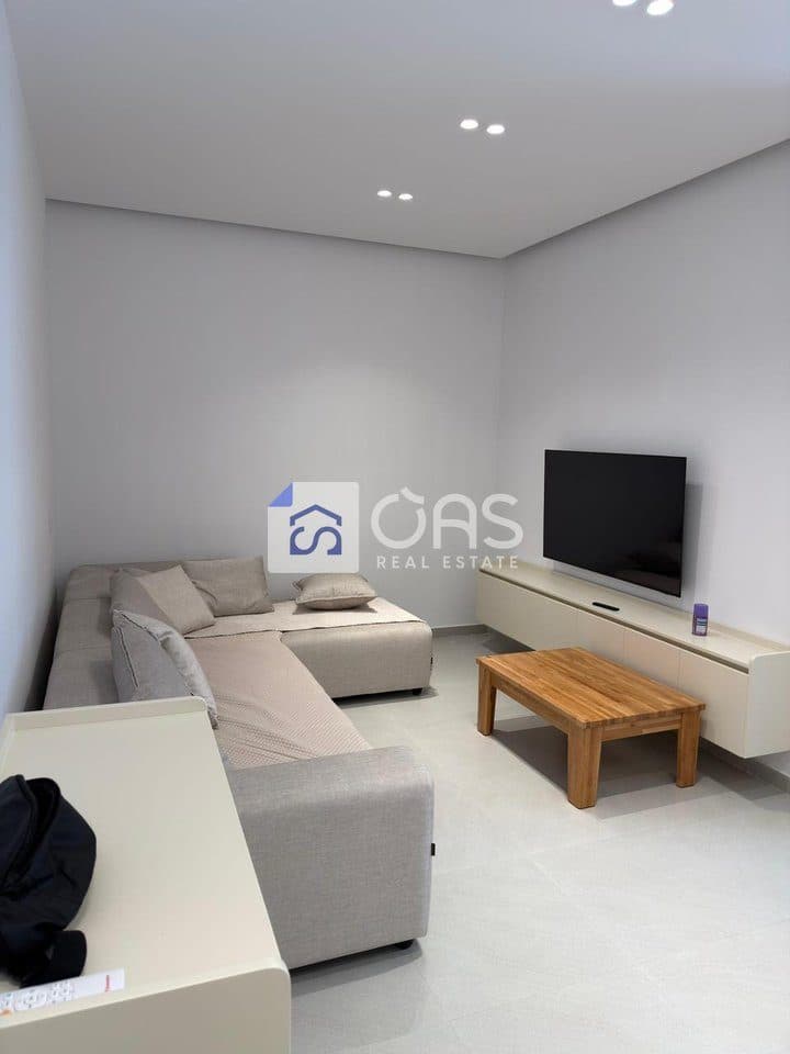 Jepet me qera apartament 1+1+garazhd ne Shkoze