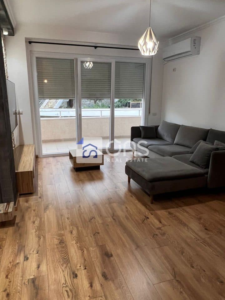 jepet me qera apartament 2+1+2 Kopshti Botanik