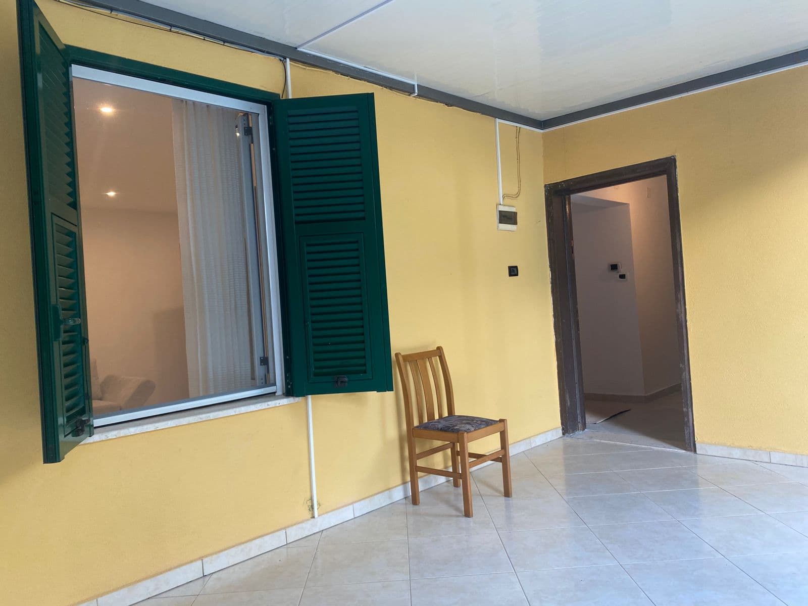 Jepet shtepi private 1+1 me qera tek Ish Fusha Aviacionit. 4