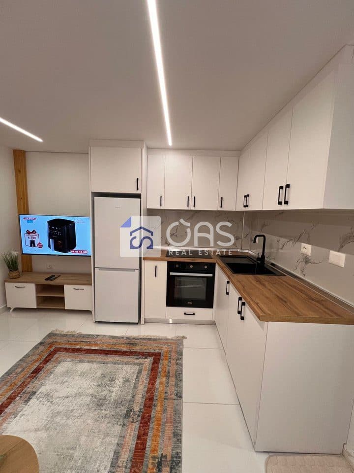 Jepet apartament Dublex me qera 1+1 tek Shkolla e Kuqe 2