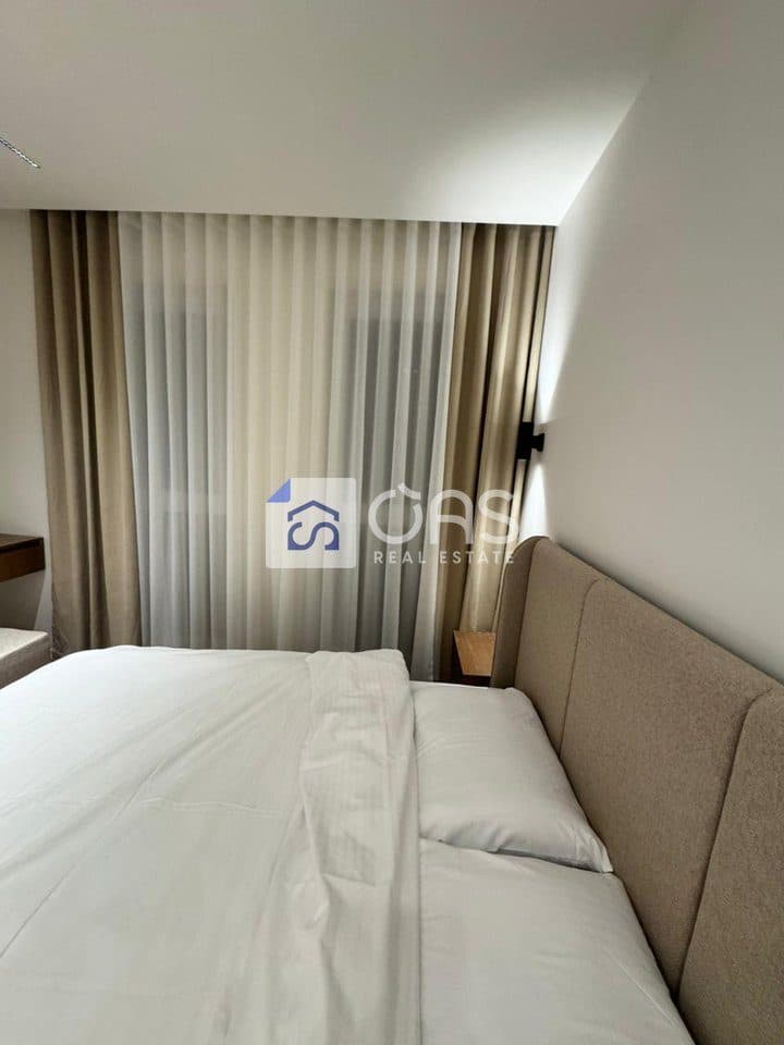 Jepet apartament me qera 1+1+post parkimi ne Xhamllik 3