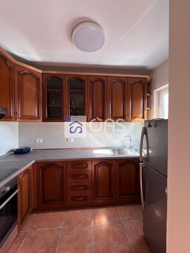 jepet me qera apartament 2+1 tek Rruga e Elbasanit 3