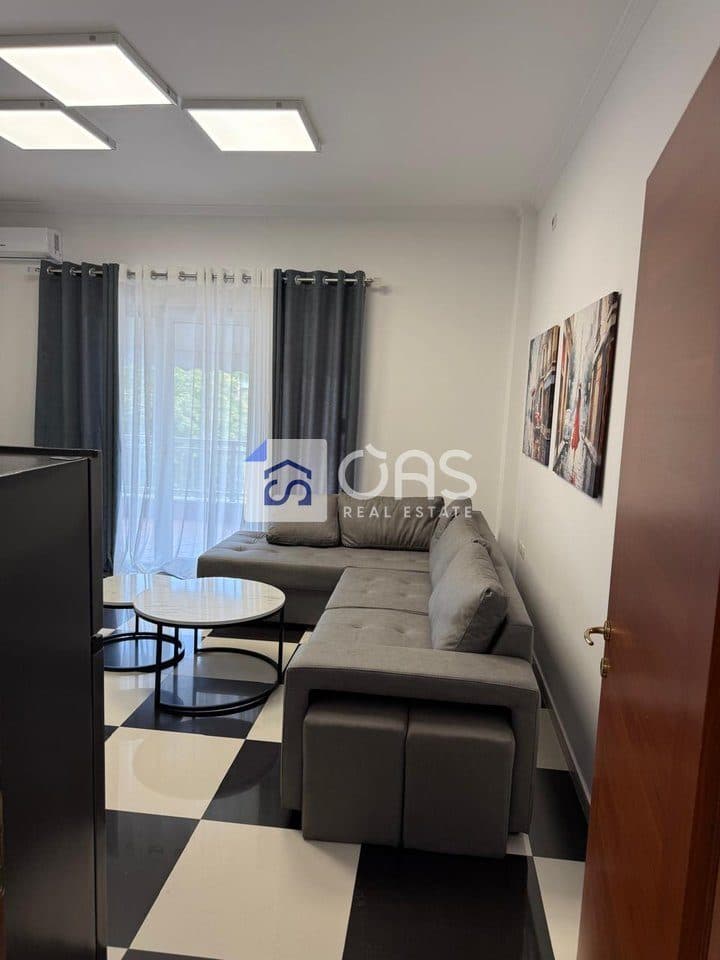 Jepet apartament me qera 1+1 ne Porcelan