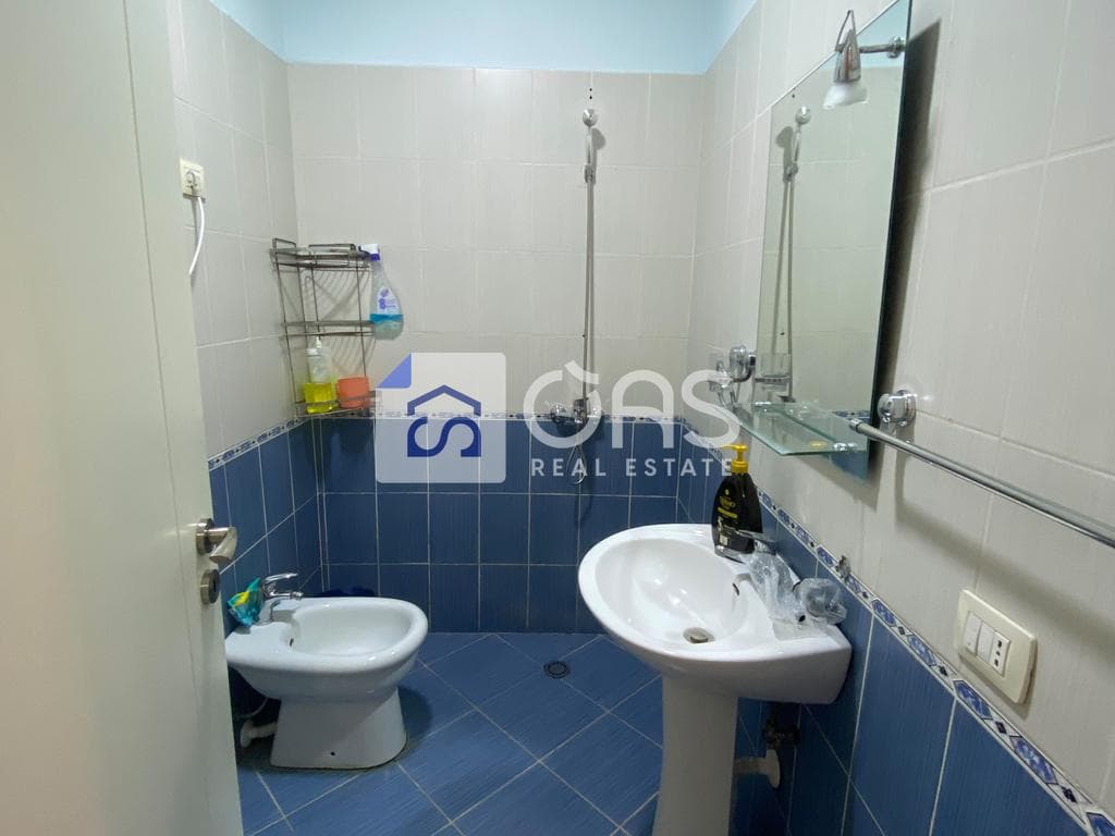 Jepet me qera apartament 1+1 tek Rruga Bardhyl. 2