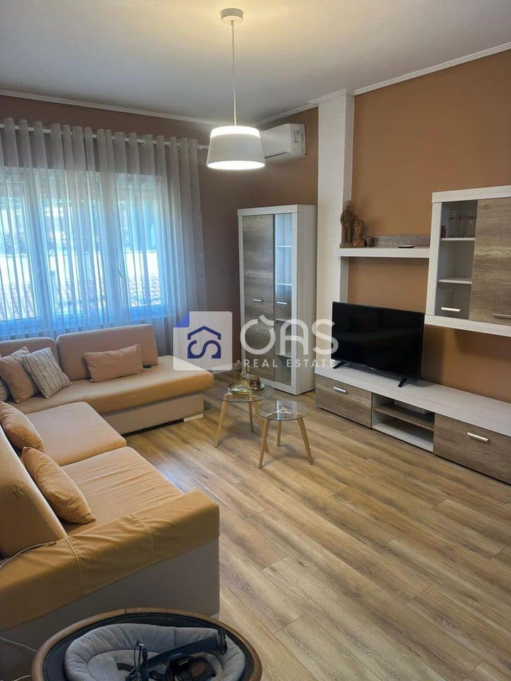 Jepet apartament me qera 2+1 Kopshtit Zologjik