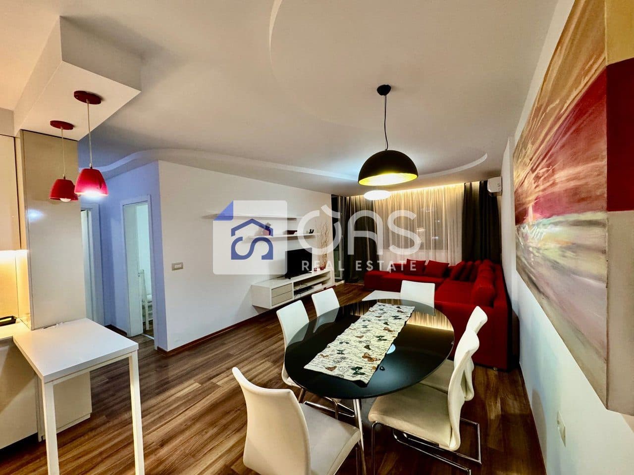 Jepet me qera apartament 1+1 tek Komuna Parisit 4