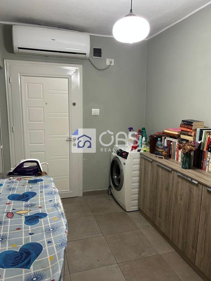 Jepet me qera apartamenti 2+1+2 rruga mine peza