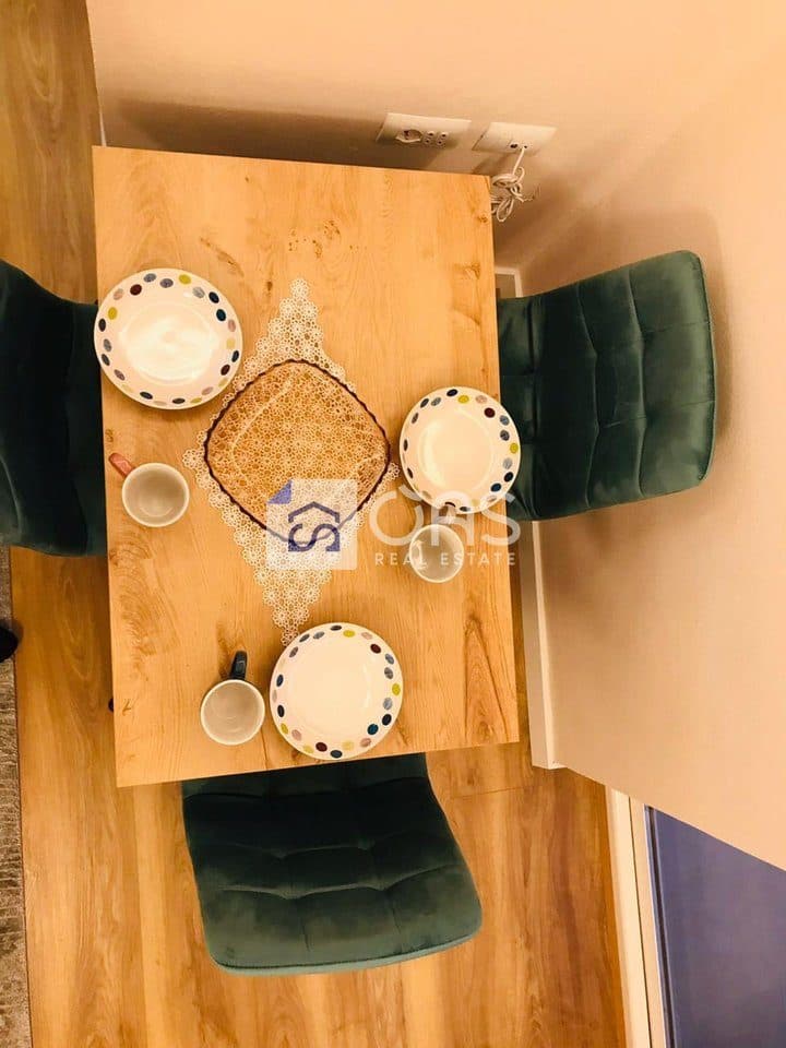 Jepet me qera Apartament 1+1+1 Tek Rruga Mine Peza 3
