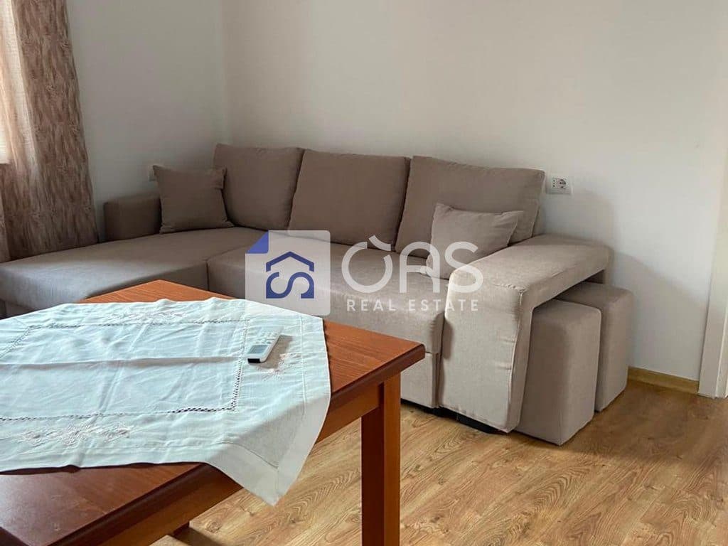 Jepet me qera apartament 1+1 te Bulevardi Zogu i Pare 4