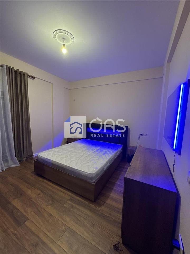 Jepet hyrje me qera shtepi private 2+1 te Kodra e Priftit 4