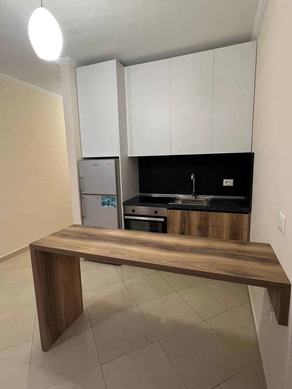 Jepet apartament me qera 1+1 ne Astir. 2