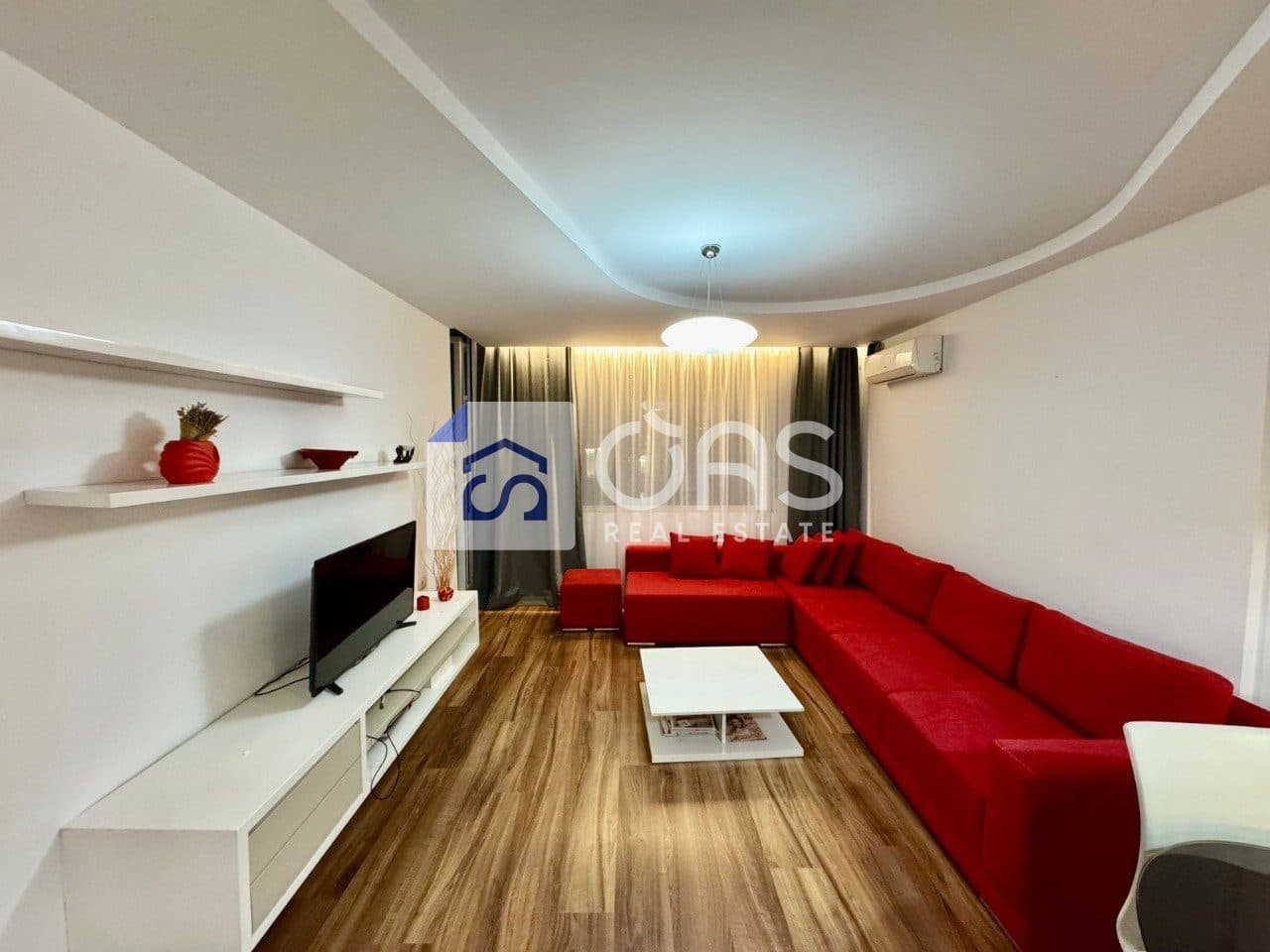 Jepet me qera apartament 1+1 tek Komuna Parisit 2