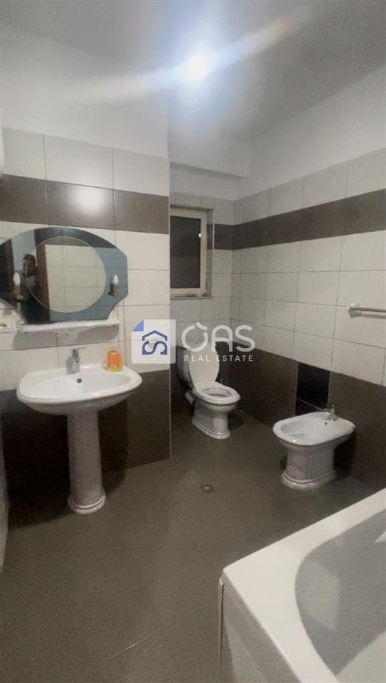 Jepet me qera apartamenti 2+1 ne Yzberisht 4