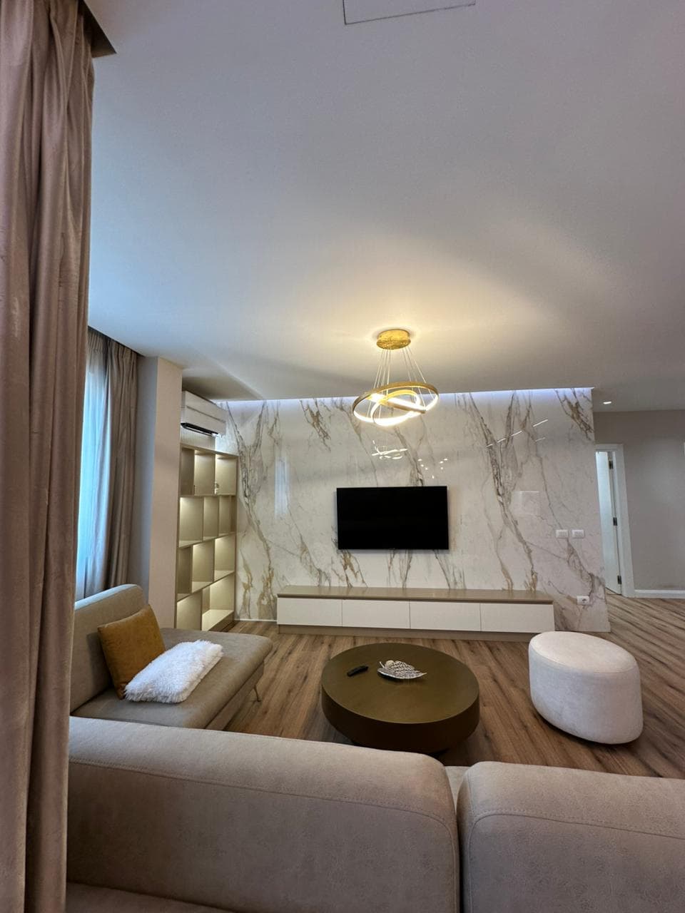 Apartament 3+1 Me Qira në Astir (Eglo, Future Home Residence), Tiranë - 999€ | 126 m²