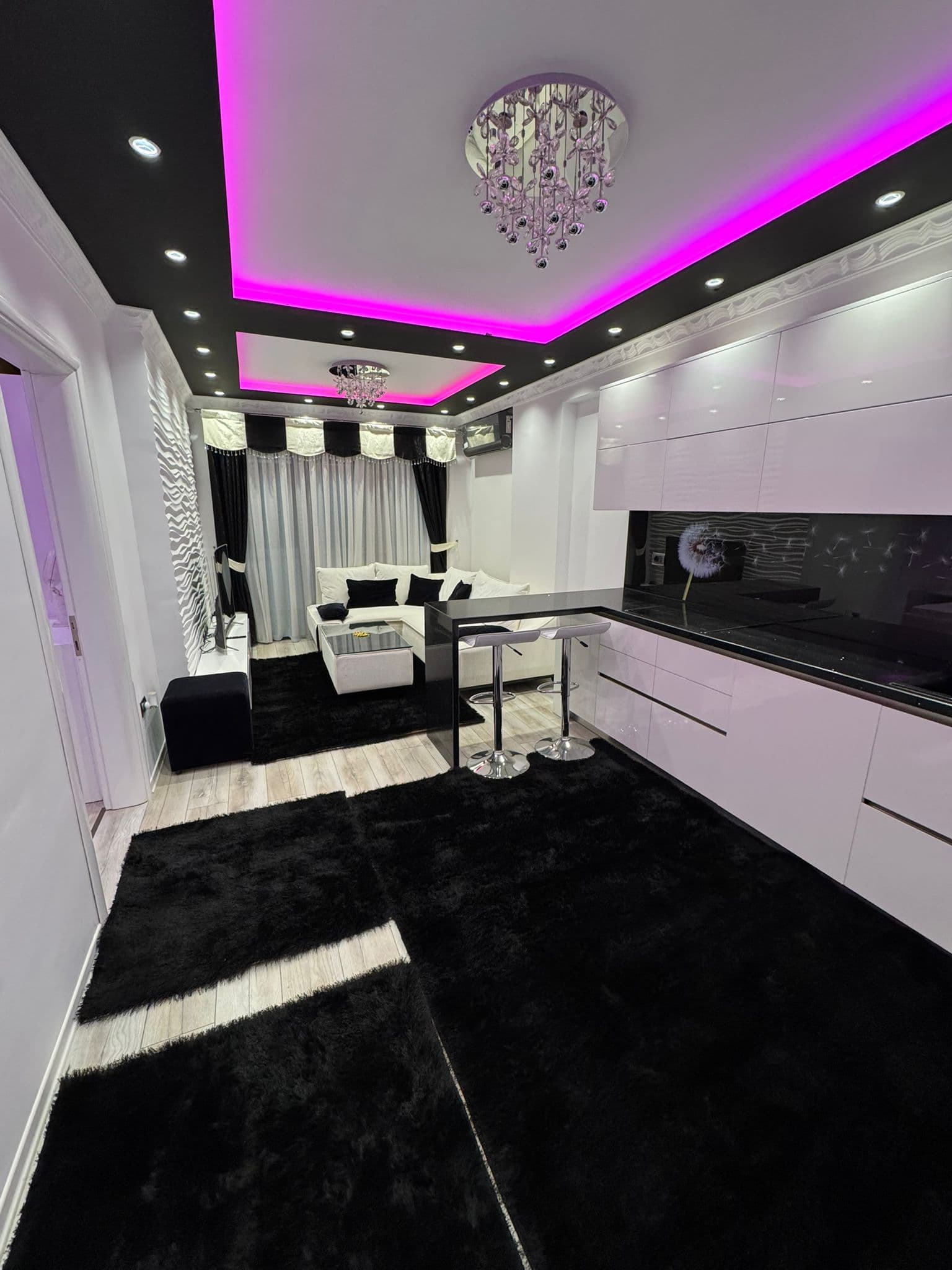 Shitet apartament me qera 2+1 fresk