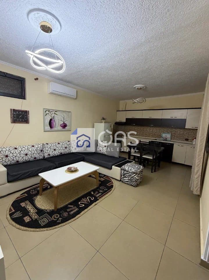 Jepet me qera apartament 2+1 rruga Jordan misja