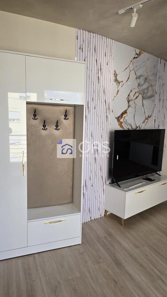 Jepet apartament me qera 1+1 Astir (pallati edglis) 4