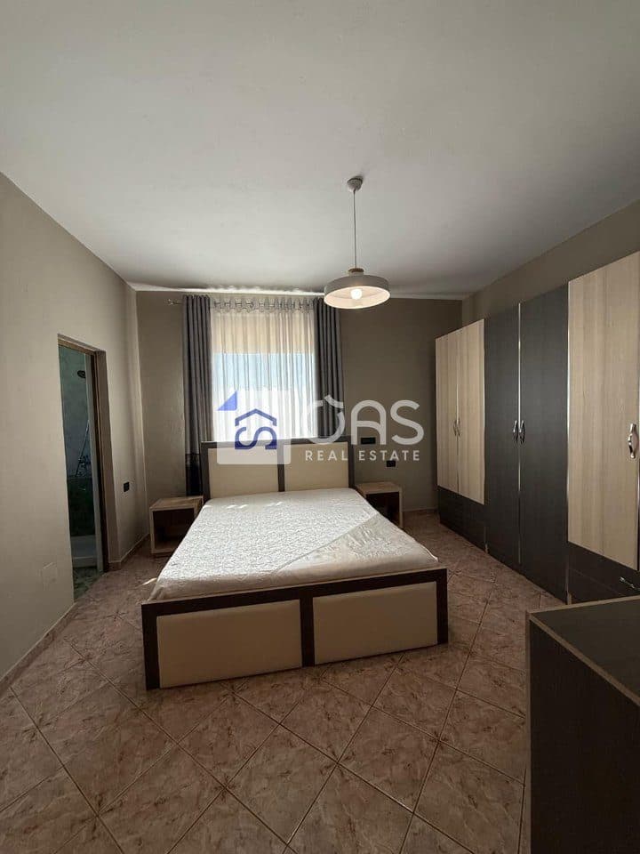Shtëpi 2+1+2 me Qira në Kodra e Priftit, Tiranë - 550€ | 146m²