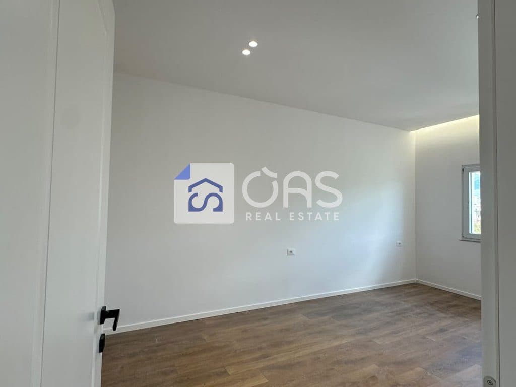 Shitet apartament 1+1 tek Rruga Bardhyl. 3