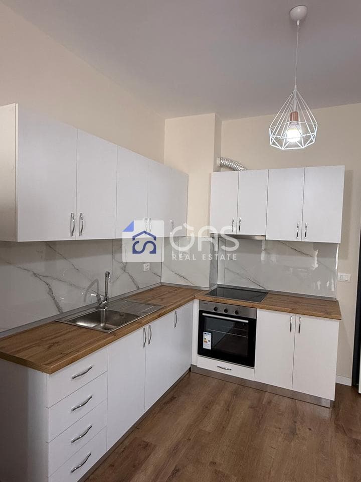 Jepet apartament me qera 1+1 Ne 5 Maj 4