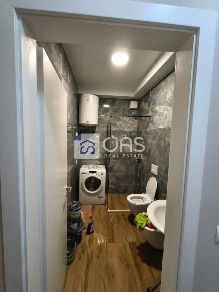 Jepet apartament me qera 1+1+ post parkimi ne Zog te Zi 4